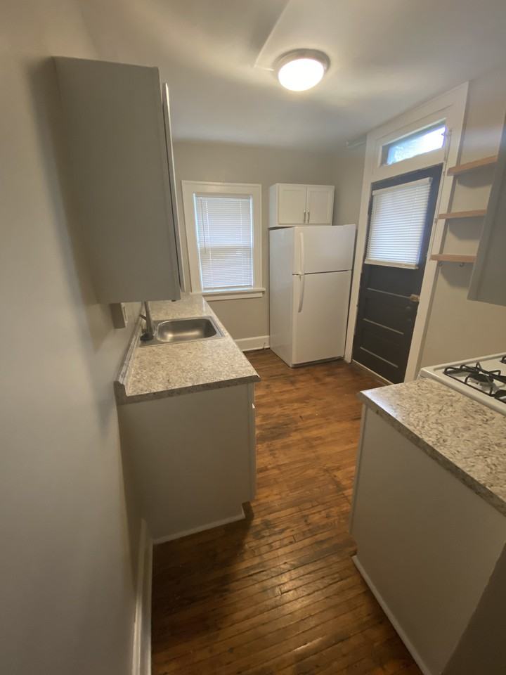 828 Dennison Avenue, Columbus, OH 43201 - Photo 2 of 11