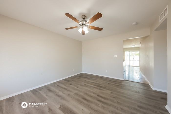 3740 W Hearn Rd - Photo 3 of 16