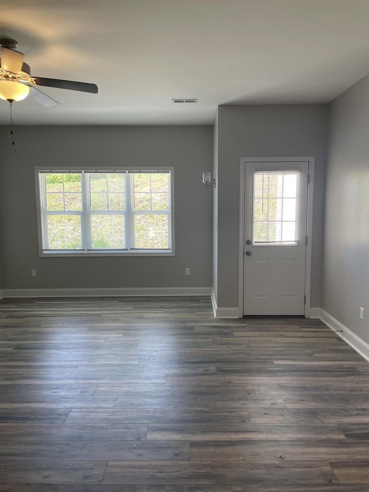 1179 Commonwealth Cir #1 - Photo 5 of 21