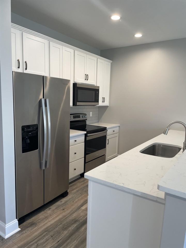 1179 Commonwealth Cir #1 - Photo 7 of 21