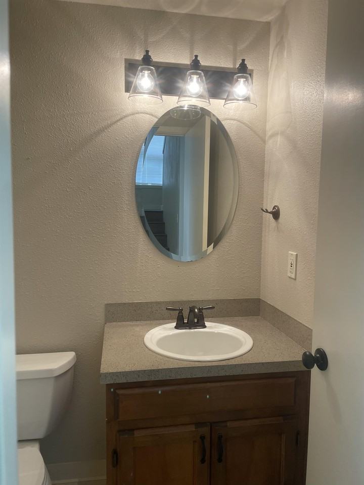 3925 Nw Walnut Pl #1 - Photo 2 of 14
