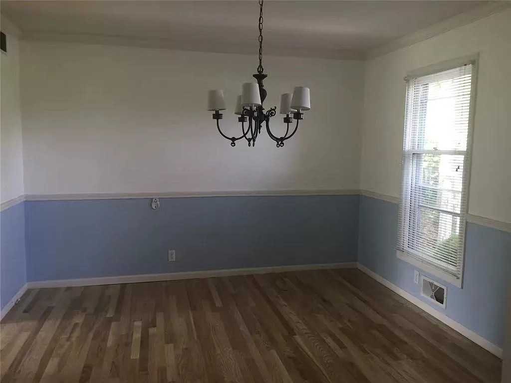 21 Bay Colony Dr - Photo 2 of 8