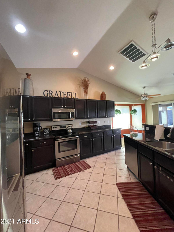 6232 E Palm St - Photo 3 of 10