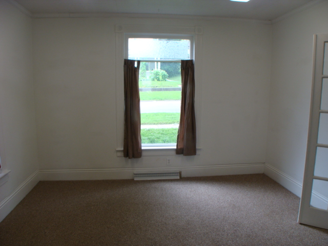 506 W Main St - Photo 3 of 5