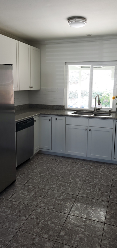 1028 Worthington St - Photo 3 of 18