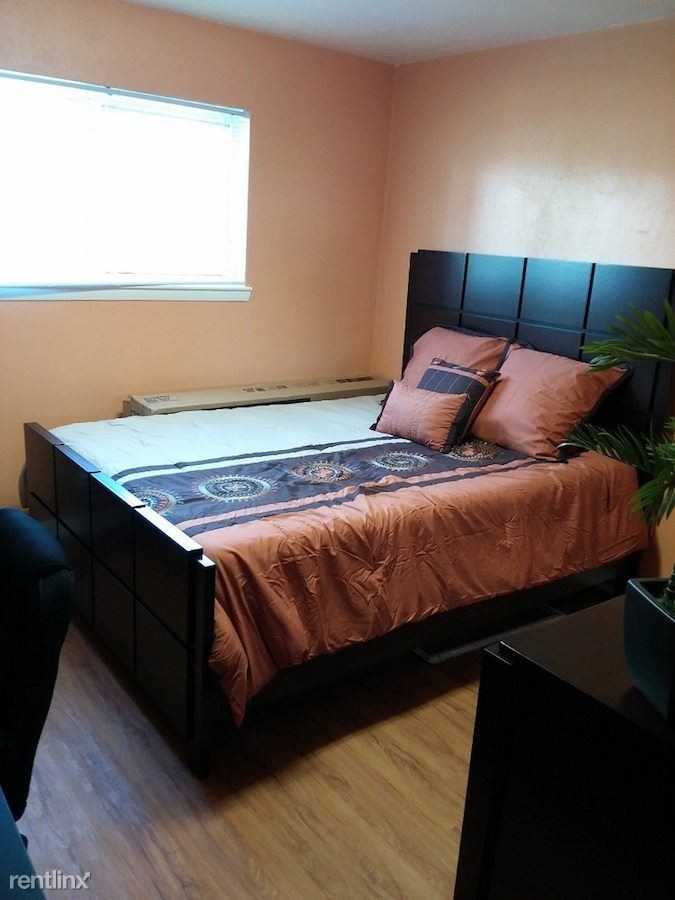 Hoopes Place Apartments - Photo 3 of 8