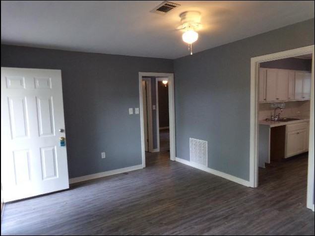 709 Hill St - Photo 4 of 10