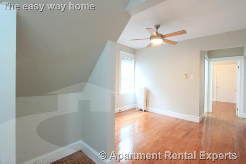 121 Yale St - Photo 5 of 17