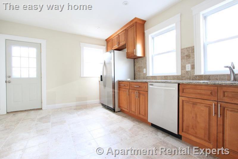 121 Yale St - Photo 3 of 17