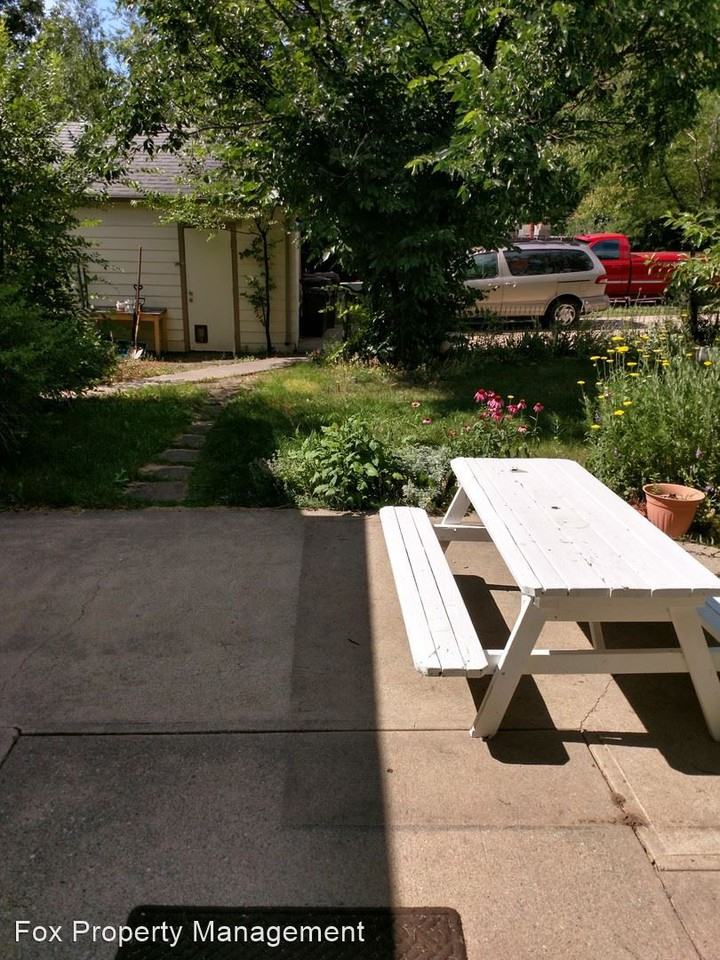 408 Arapahoe Ave - Photo 3 of 8