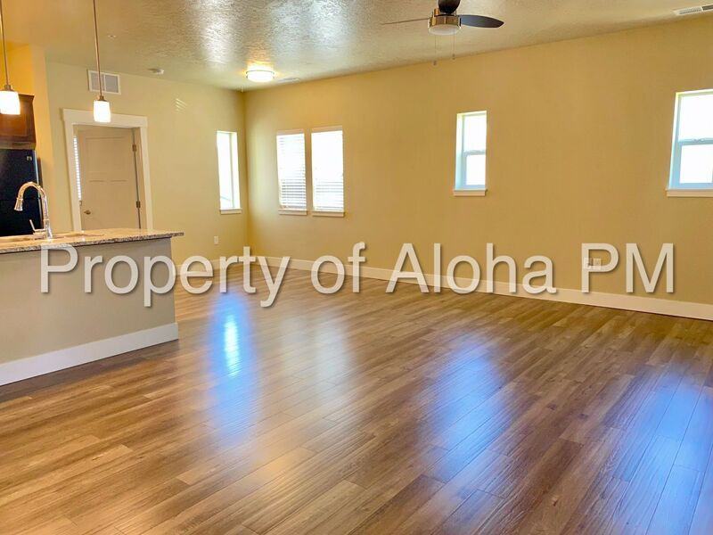 3566 E Grand Forest Dr #202 - Photo 4 of 20