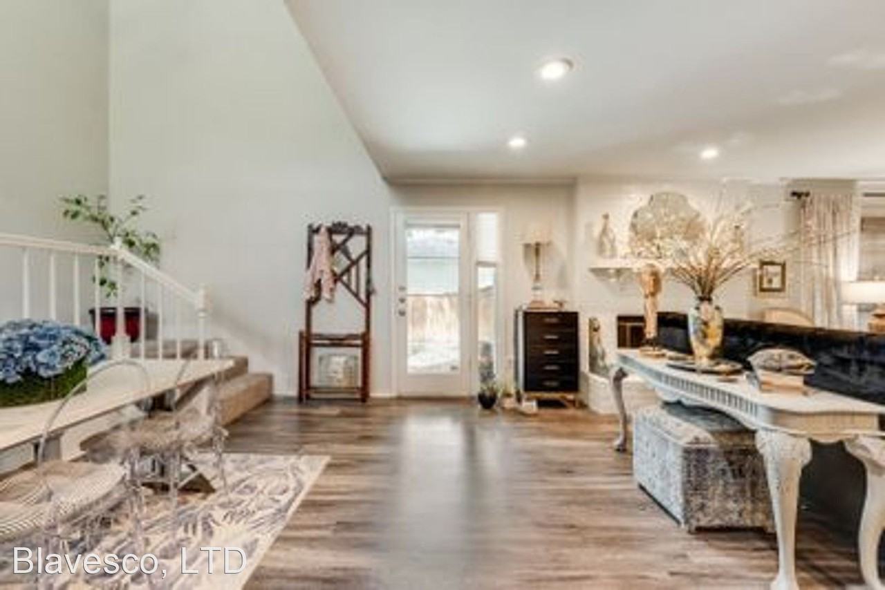 5702 Pershing Ave - Photo 2 of 20