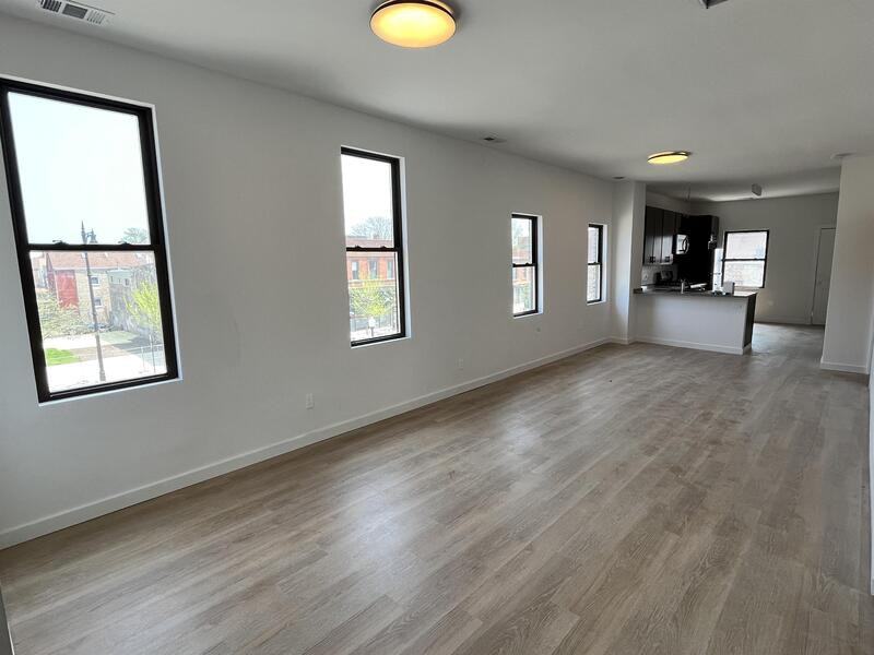 1005 W 32nd St - Photo 2 of 25