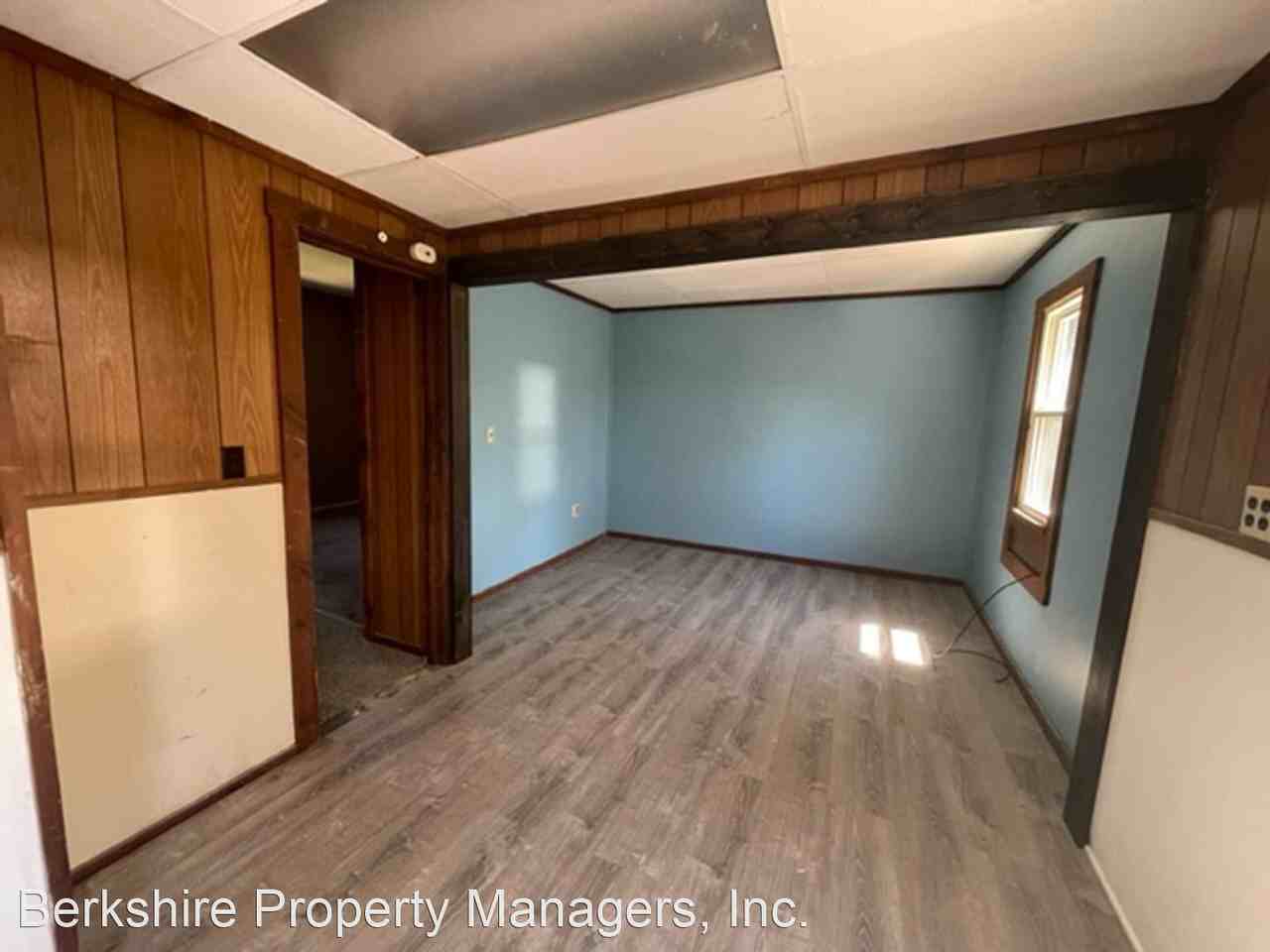 122 Dewey Ave - Photo 3 of 6