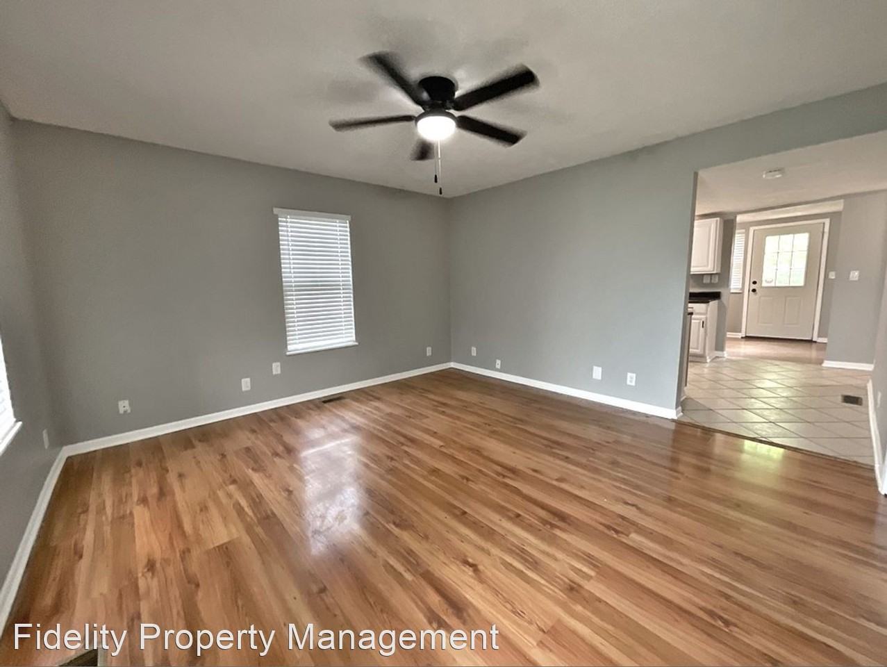 1324 W Walnut St - Photo 2 of 10