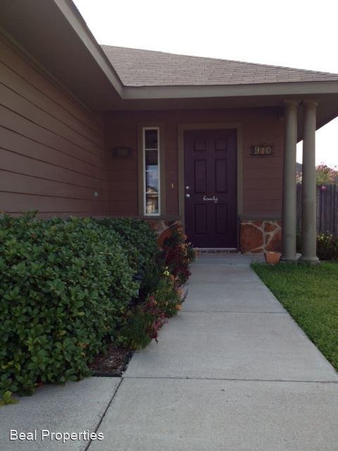910 Crested Point Dr - Photo 2 of 10