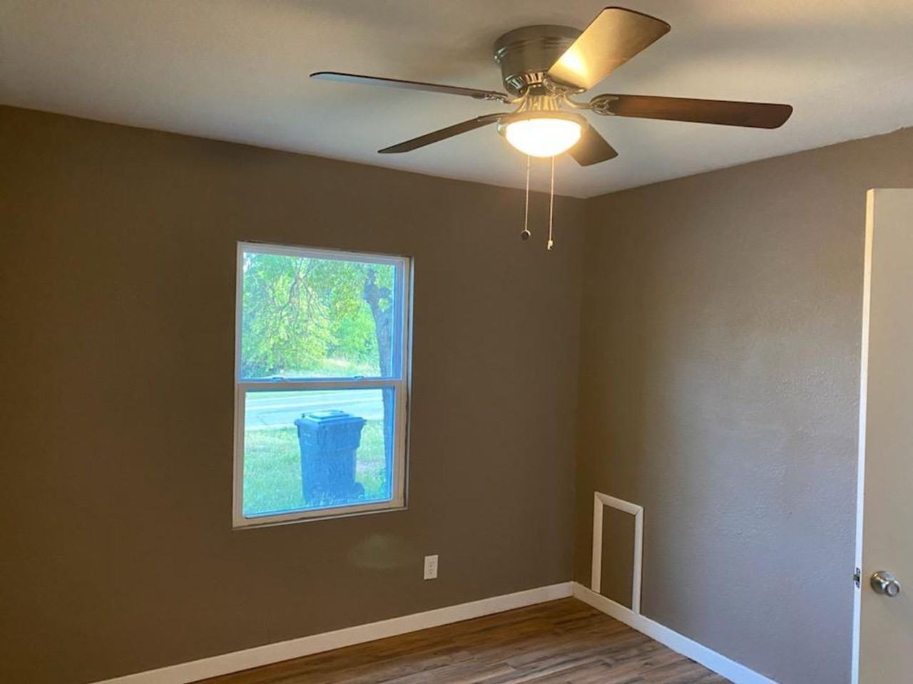 12705 Ne 36th St - Photo 2 of 11