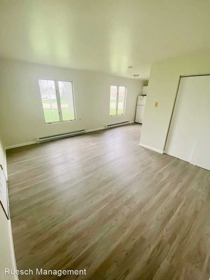 N5576 Broad St - Photo 2 of 8