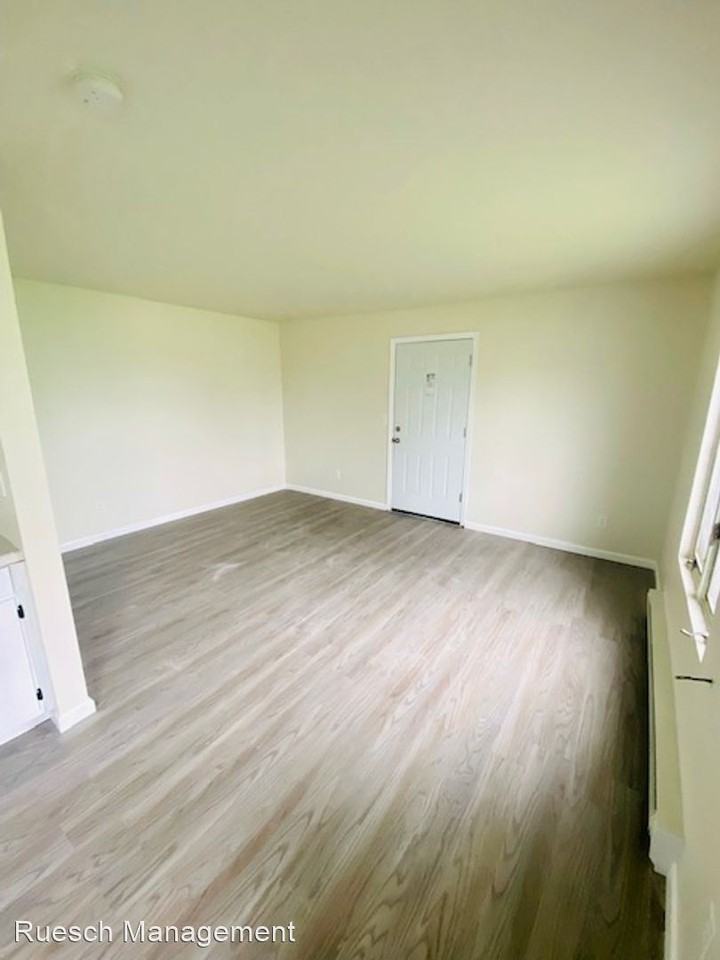 N5576 Broad St - Photo 3 of 8