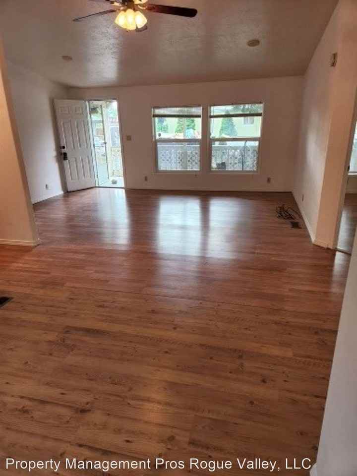 Rogue River House Apartments 416/418 Berglund Street, Rogue River, OR