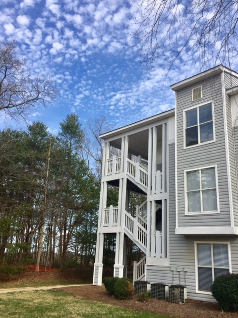 36 Hamiltons Harbor Drive - Photo 2 of 17