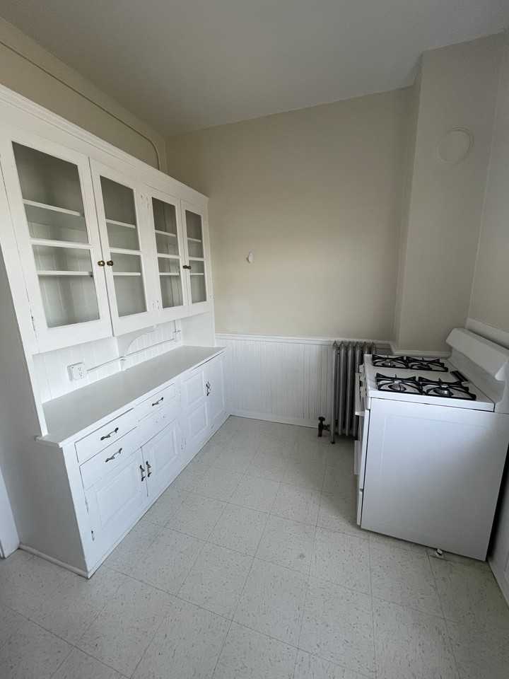 4088 Erie St - Photo 2 of 8