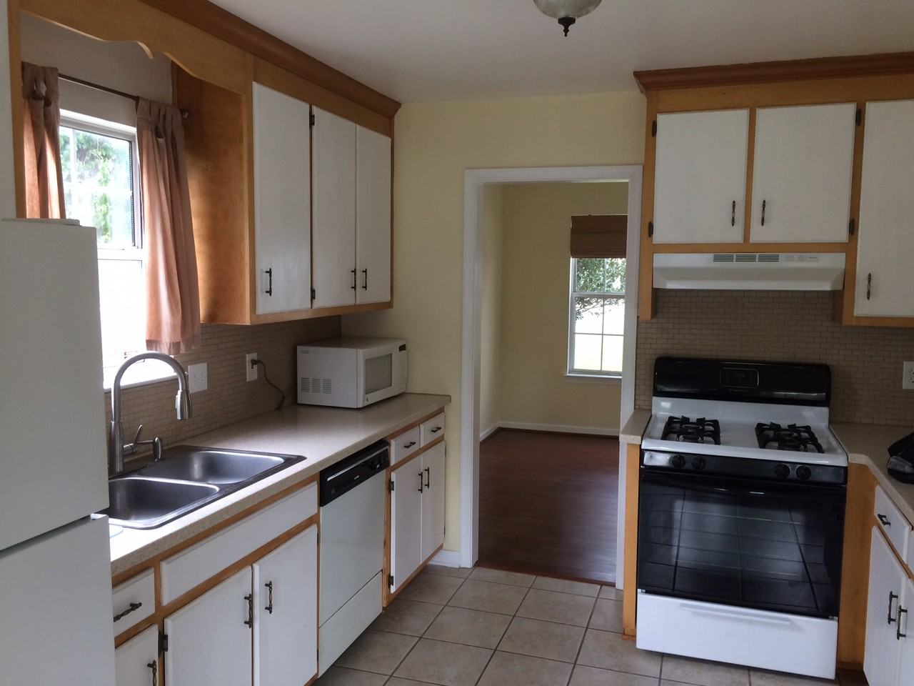 735 Trails Ln - Photo 3 of 21