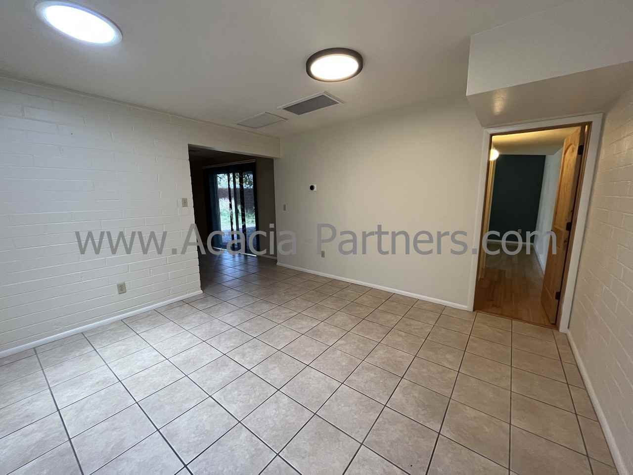 227 E Linden St - Photo 3 of 18