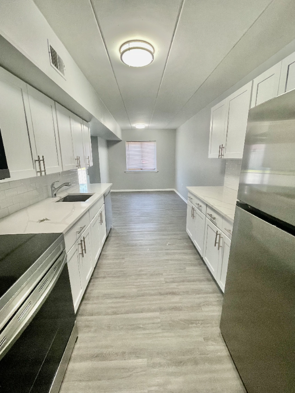 400 S Lansdowne Ave #B1 - Photo 2 of 8