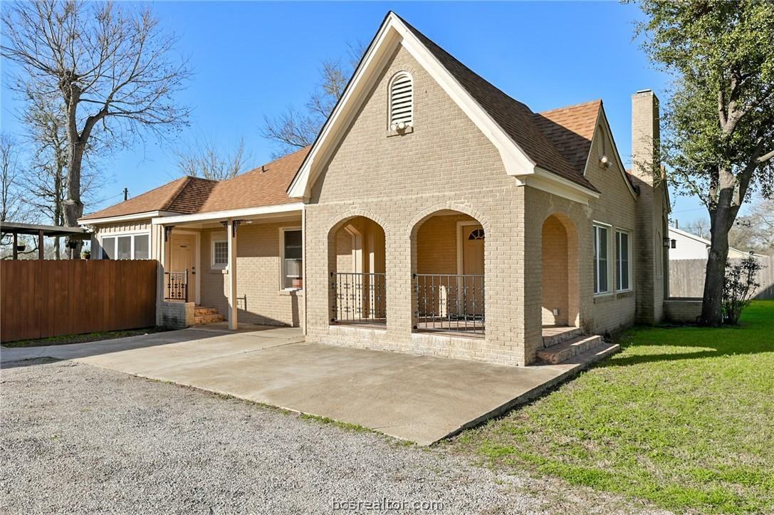 1805 W Highway 21 - Photo 2 of 23