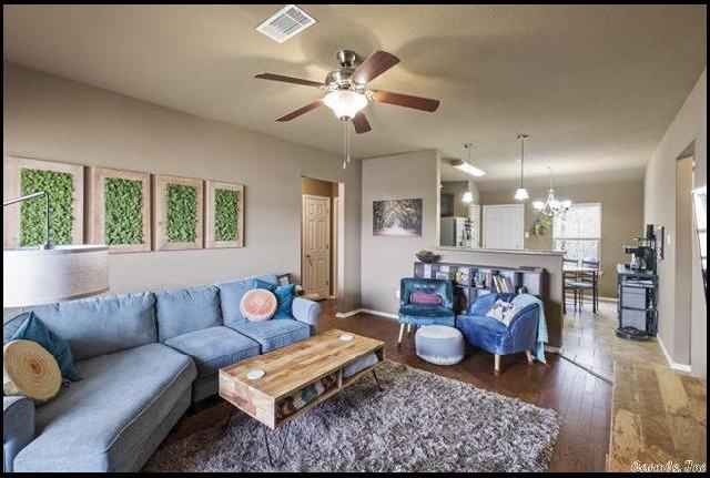 1318 Matehuala Blvd - Photo 3 of 10