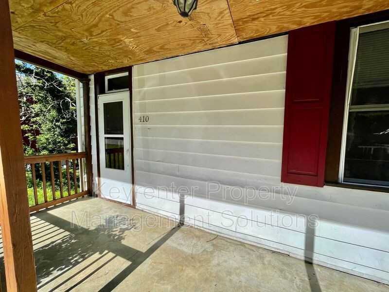 410 Gooch St - Photo 3 of 18