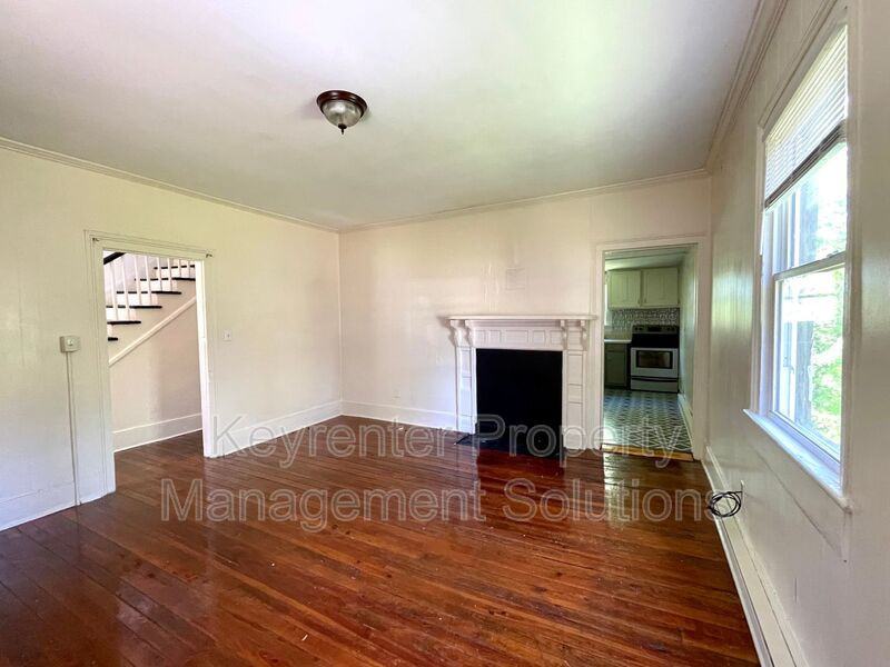 410 Gooch St - Photo 6 of 18
