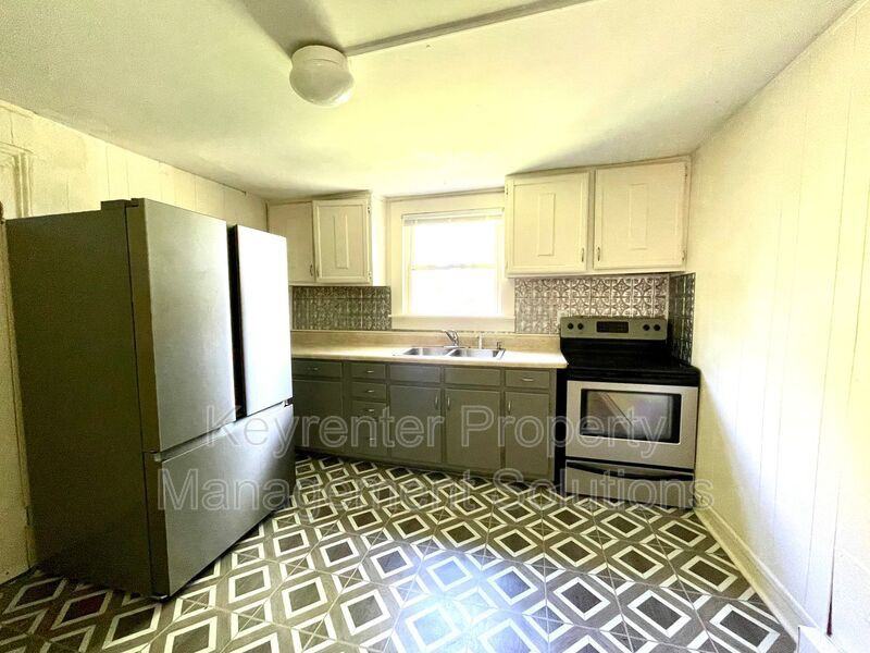 410 Gooch St - Photo 7 of 18