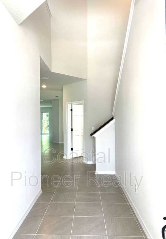 28591 Cozy Creek Dr - Photo 2 of 30