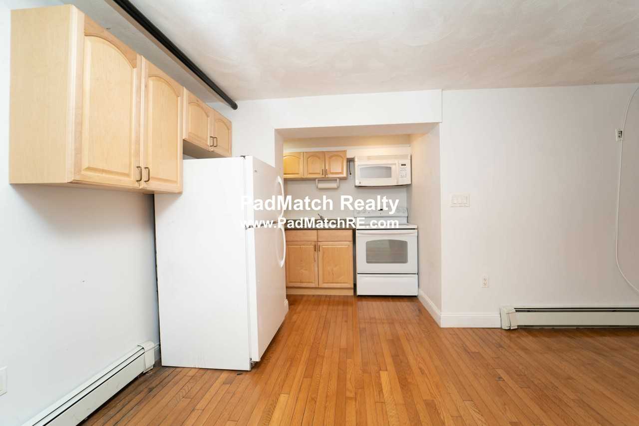 1779 Commonwealth Ave #B1 - Photo 4 of 17