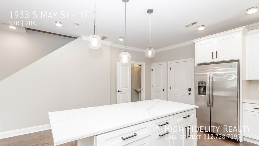 1933 S. May - Photo 2 of 12