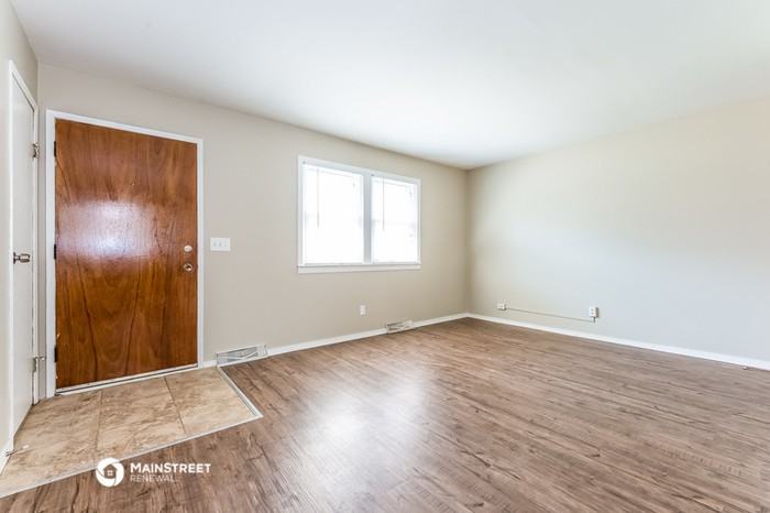 8006 Ne 50th St - Photo 3 of 16