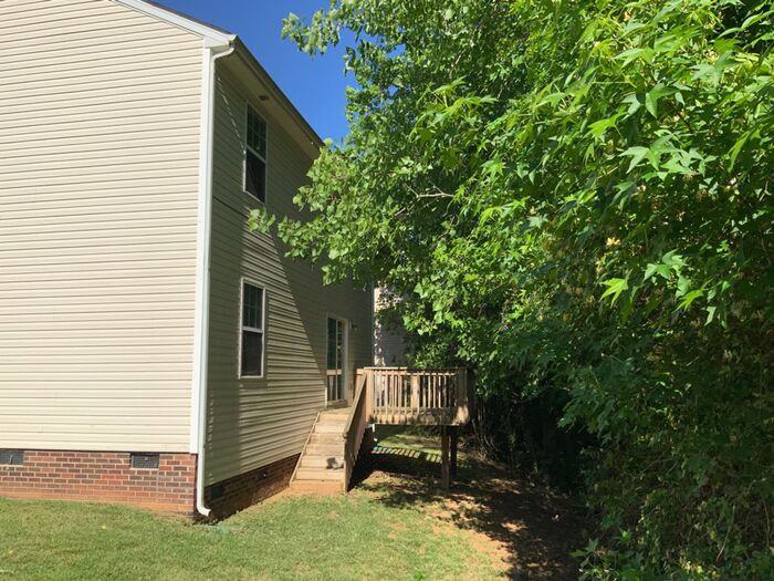 1941 Pheasant Glen Rd - Photo 2 of 17