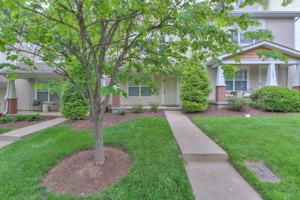 featured image of 702 Vernon Ave #1