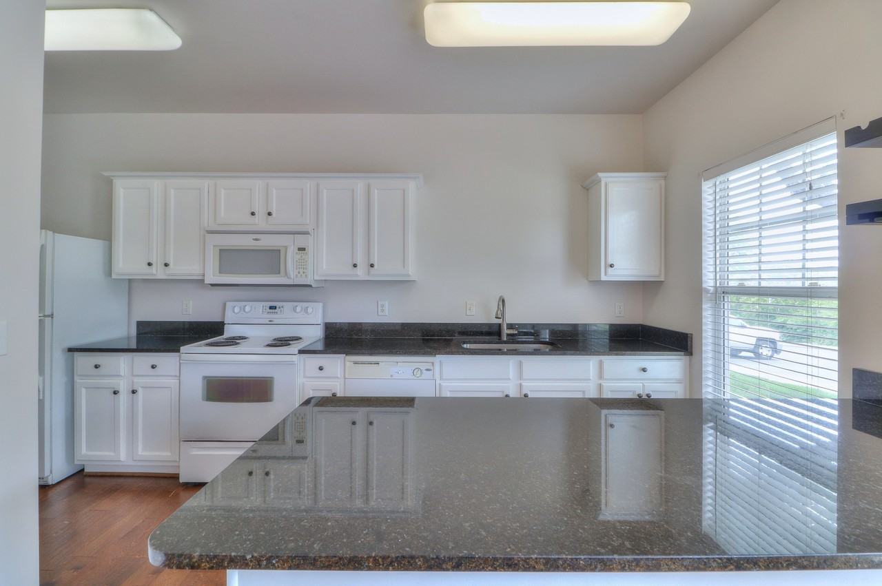 702 Vernon Ave #1 - Photo 4 of 22