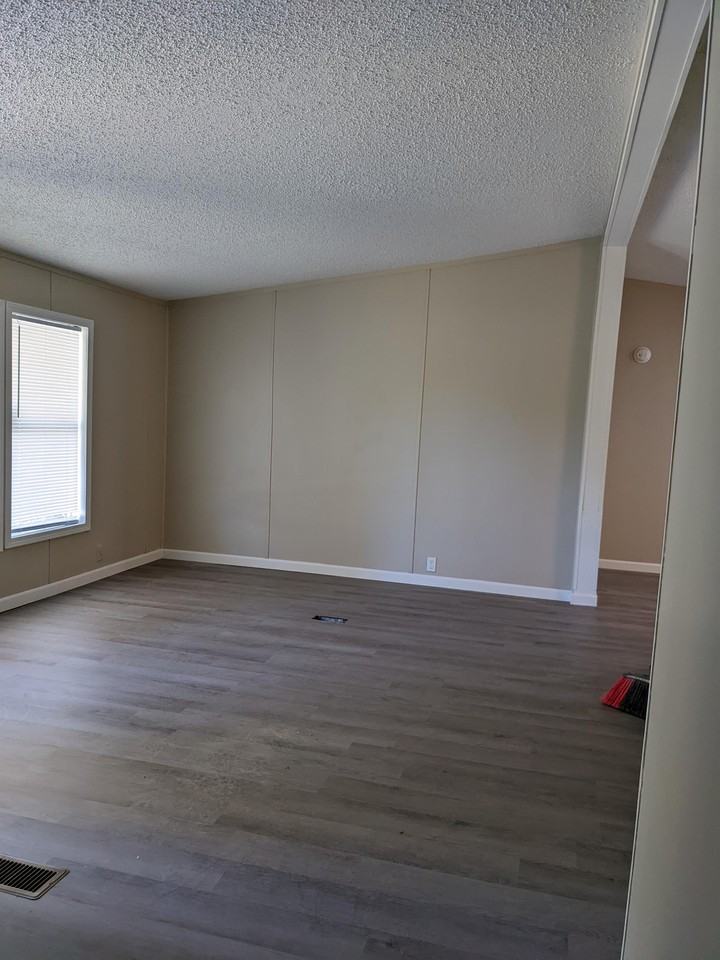716 Scott Dr #1 - Photo 4 of 15