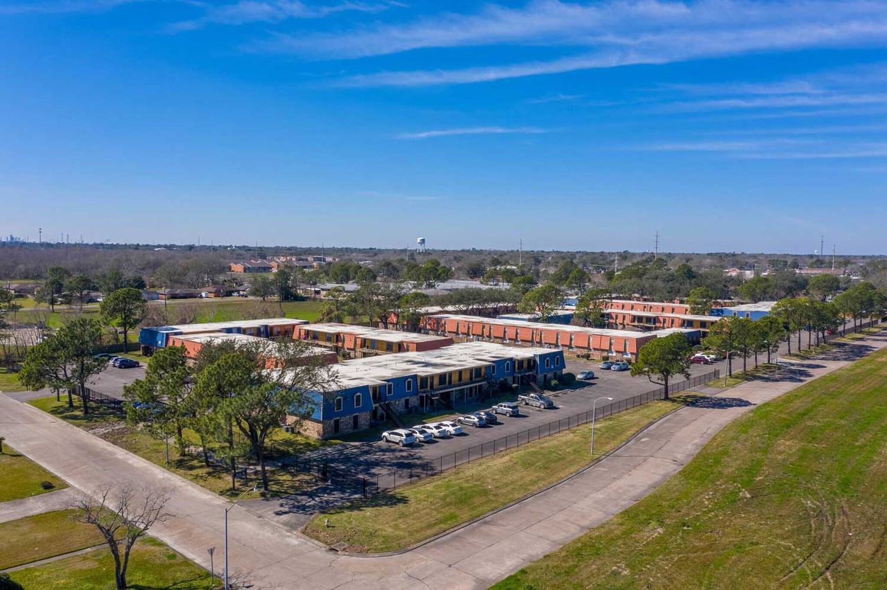 The Pointe - Photo 6 of 17