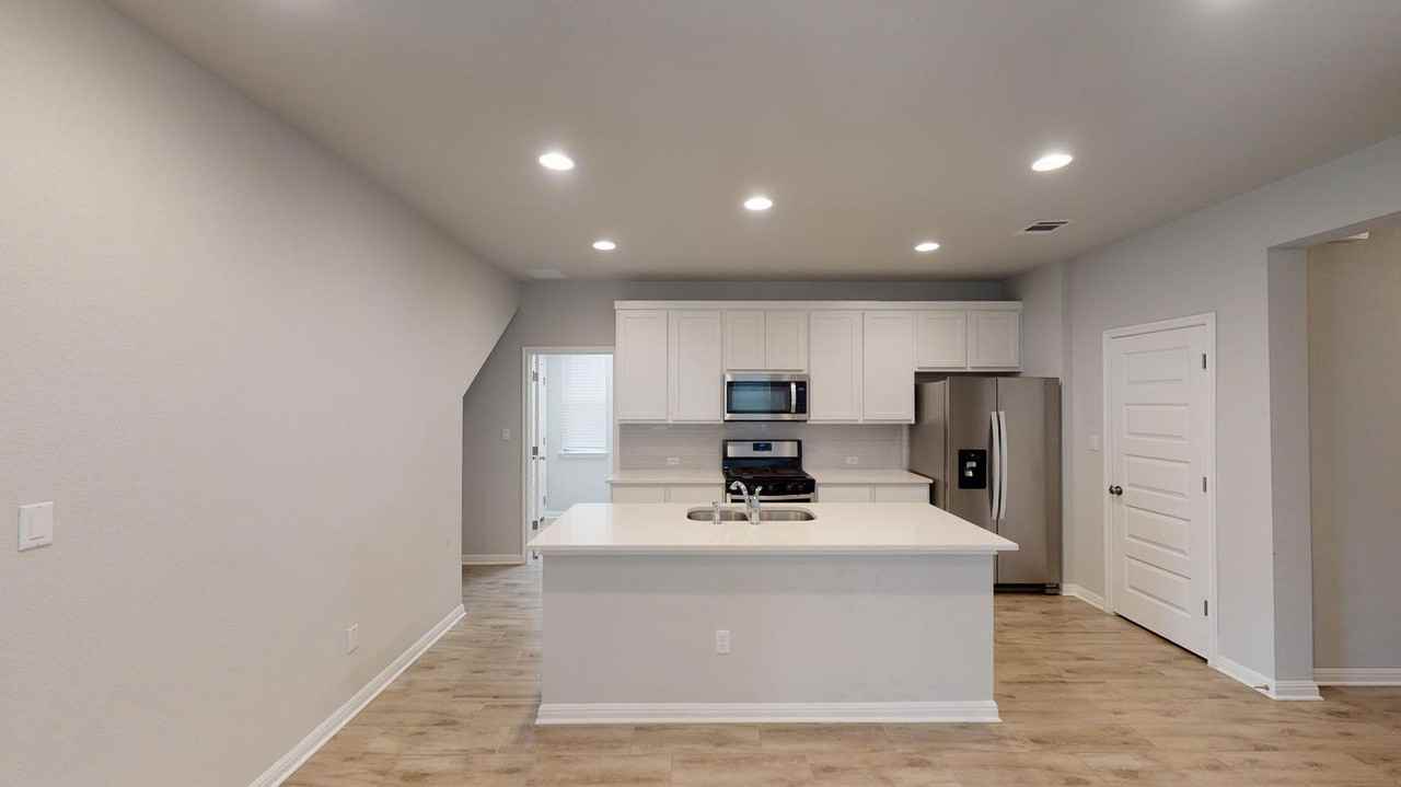 1708 Artesian Springs Xing - Photo 4 of 21