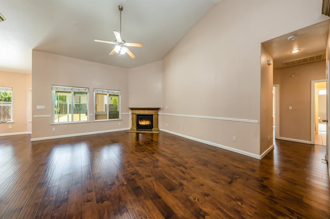5857 W Millbrae Ave #1 - Photo 7 of 35