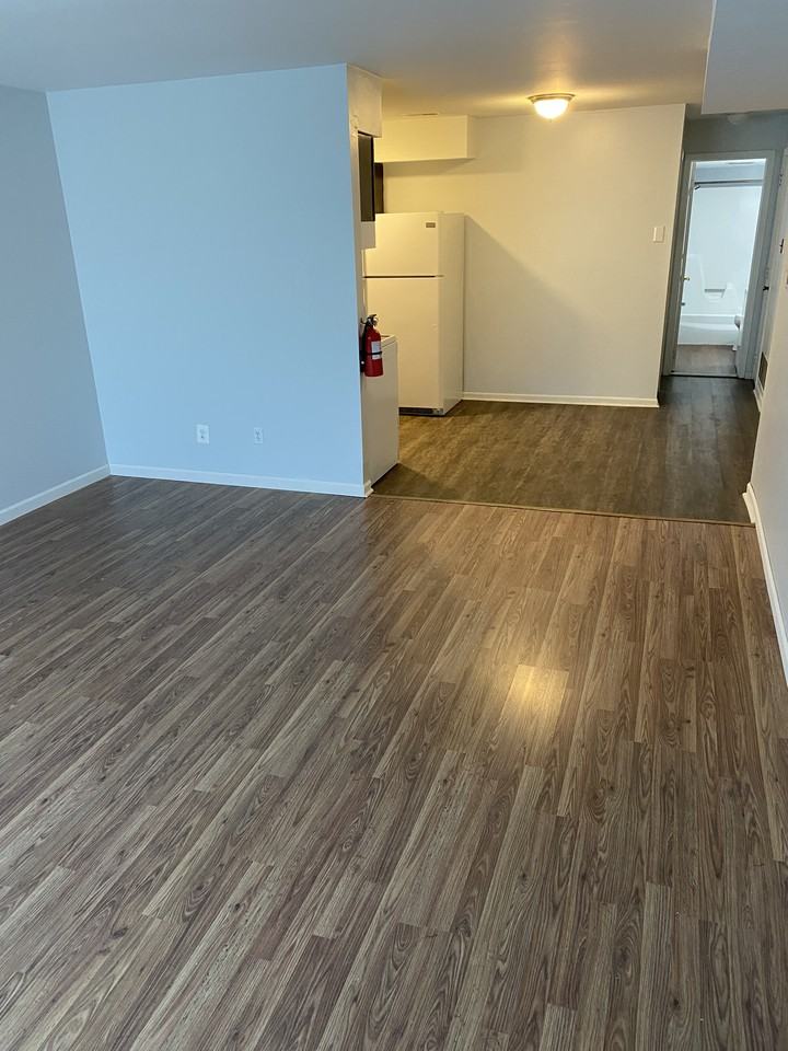 705 Winding Way - Photo 2 of 6