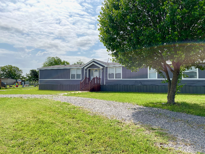 1297 Wildhorse Ln - Photo 2 of 16