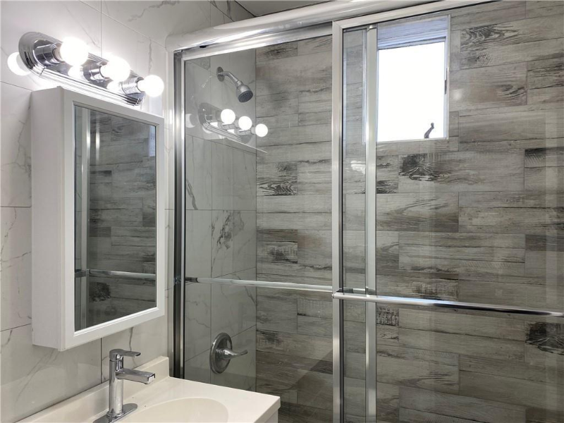 1913 Avenue Z - Photo 2 of 7