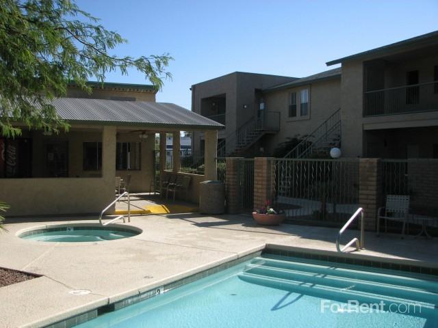 Sand Pebble Apartments - Photo 2 of 25