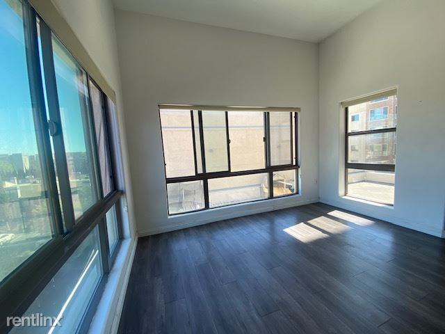 Atlantic Time Square - Photo 3 of 46